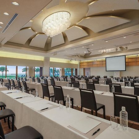 Ana Intercontinental Manza Beach Resort By Ihg Onna Exterior photo