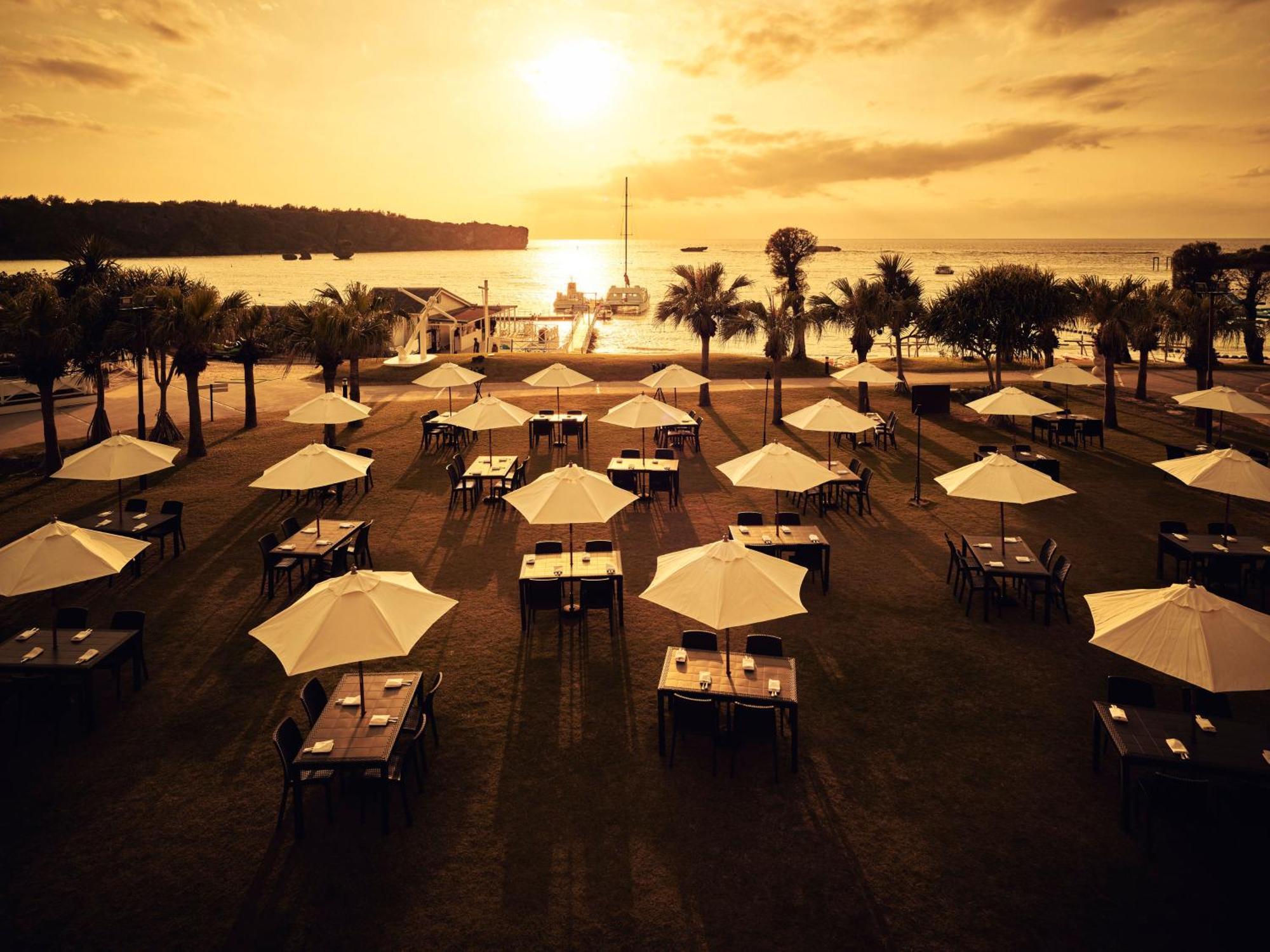 Ana Intercontinental Manza Beach Resort By Ihg Onna Exterior photo