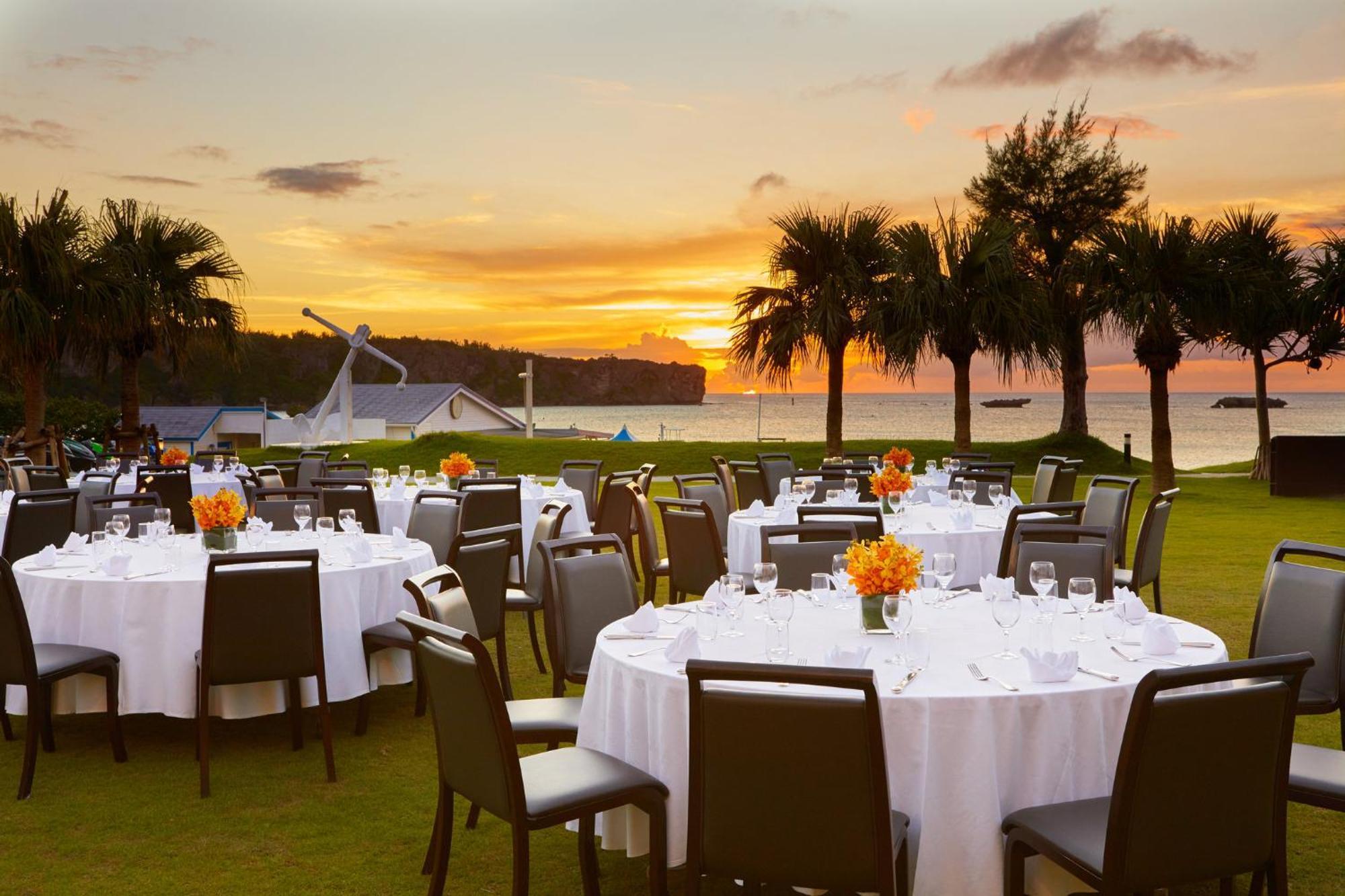Ana Intercontinental Manza Beach Resort By Ihg Onna Exterior photo