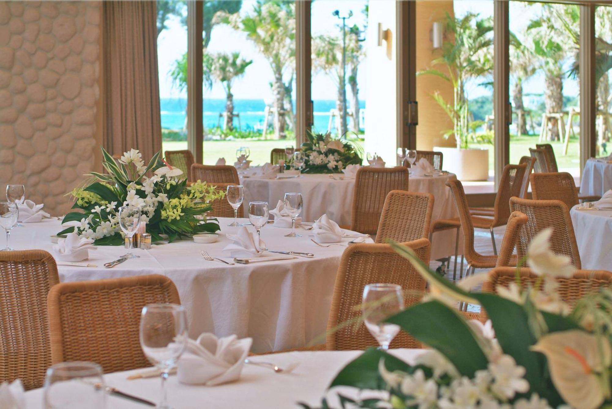 Ana Intercontinental Manza Beach Resort By Ihg Onna Exterior photo